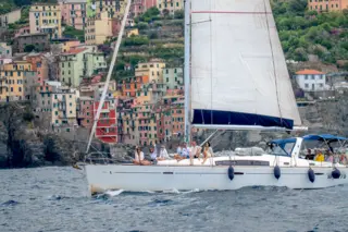 Navigazione in barca a vela a Riomaggiore 